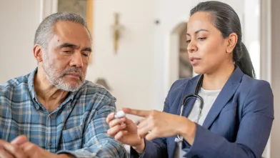 A diabetes educator shows how to use diabetes equipment and technoloy